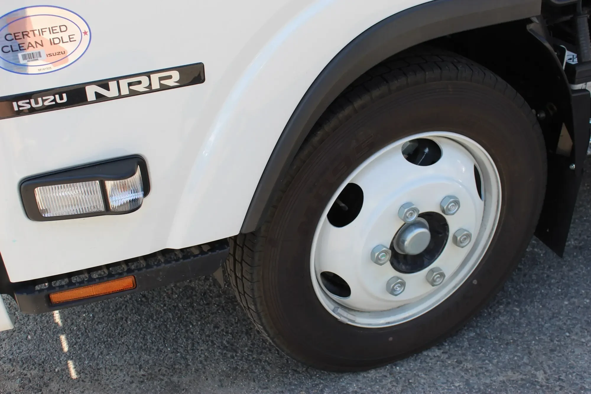 2024 Isuzu NRR - image 17