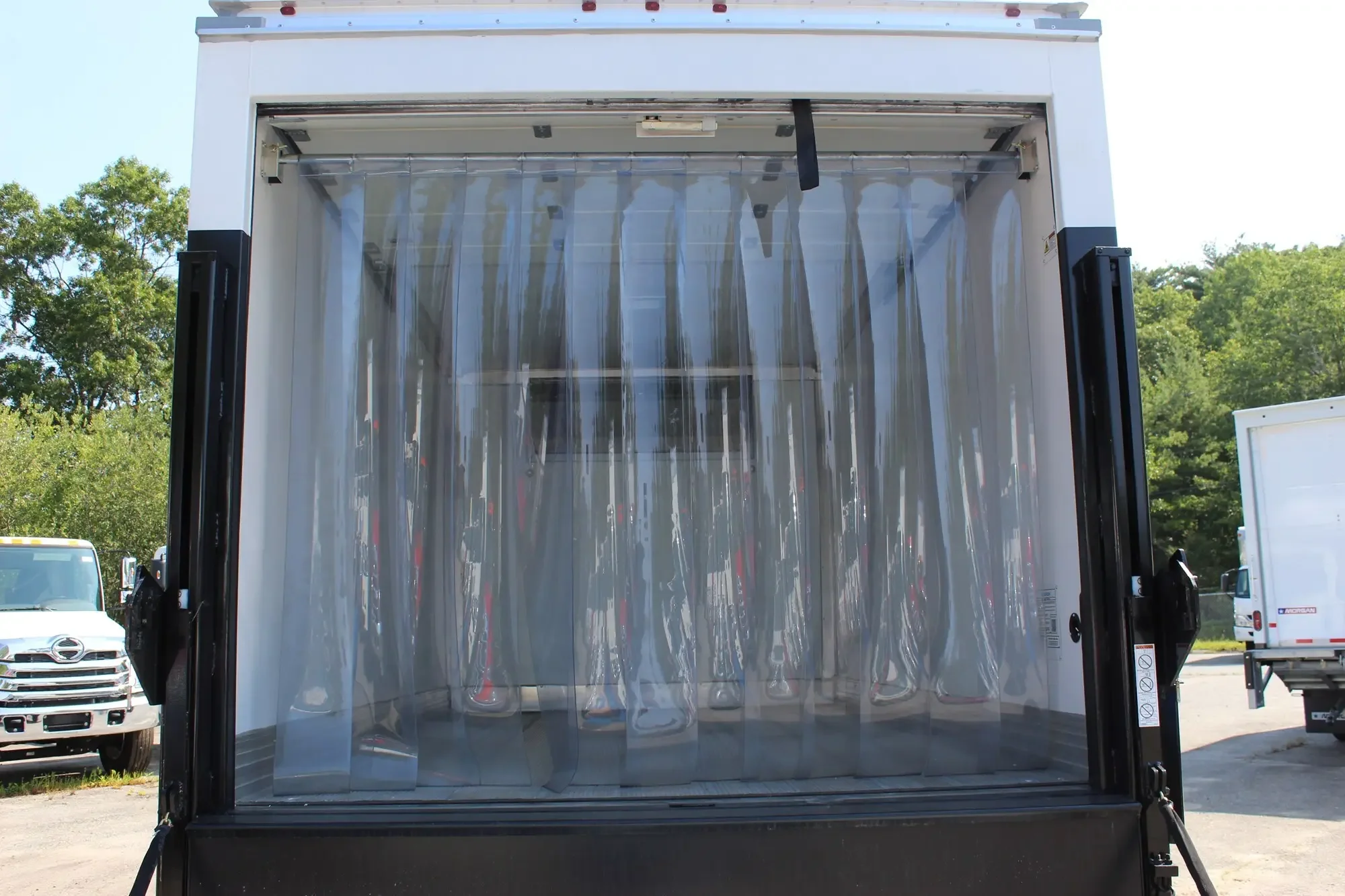 2024 Isuzu NRR - image 14