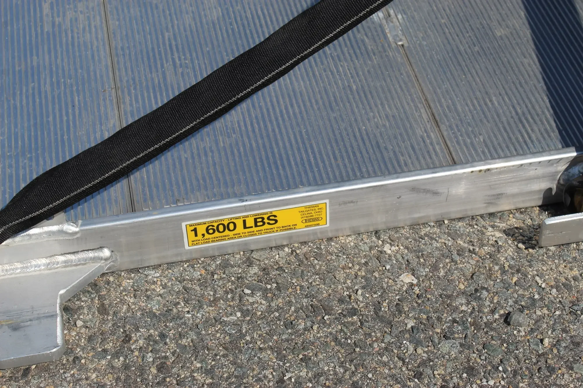 2024 Isuzu NRR - image 16