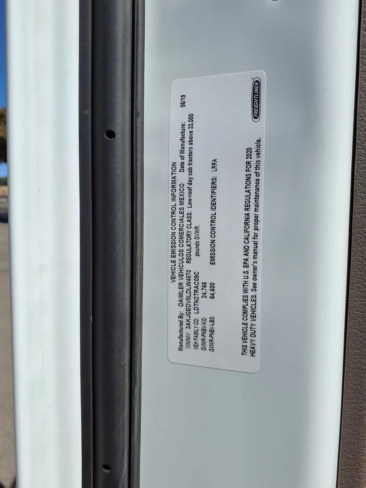 2020 Freightliner Cascadia in West Sacramento, CA — photo 9