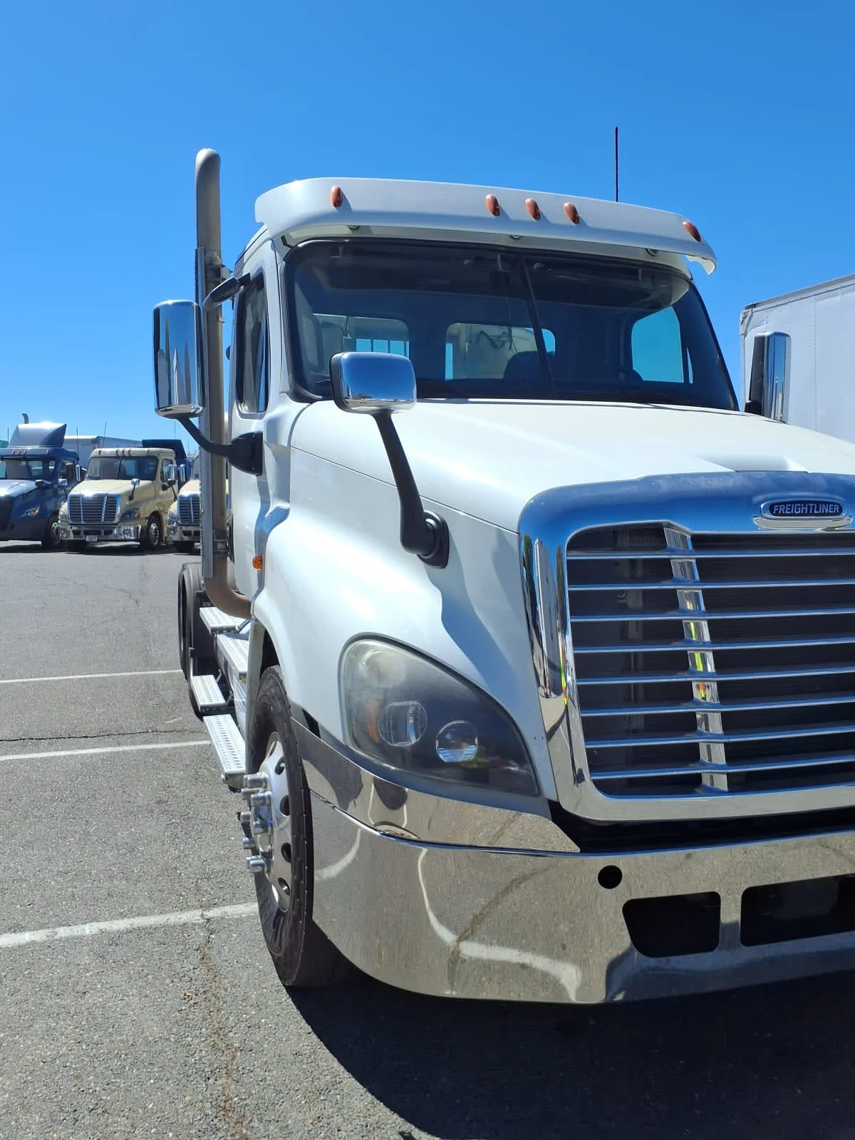 2020 Freightliner Cascadia in West Sacramento, CA — photo 3