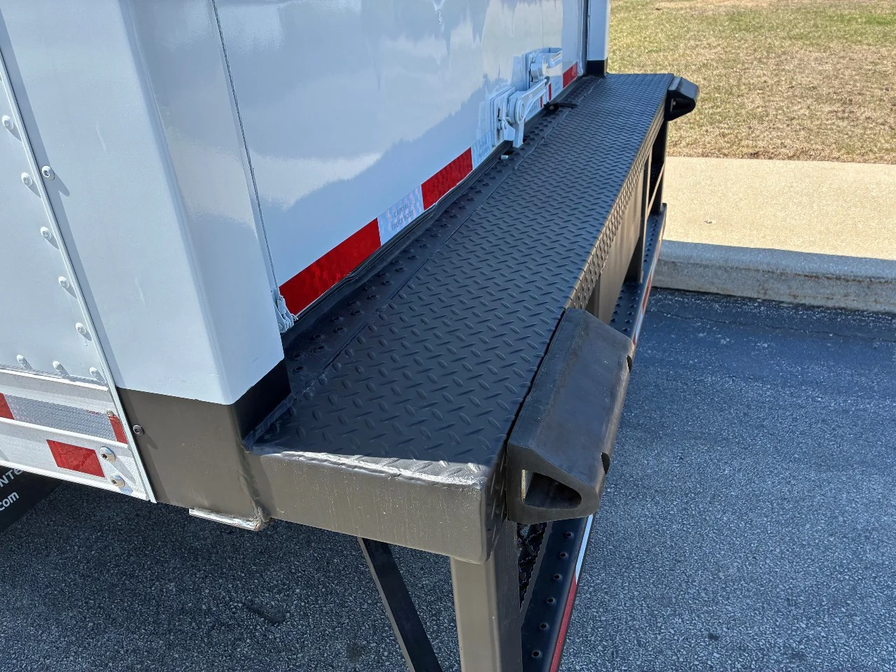 2025 Isuzu in Muncie, IN — photo 7