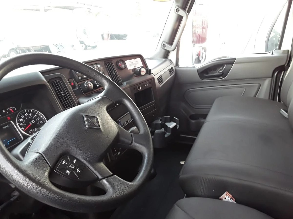 2019 International MV - image 8