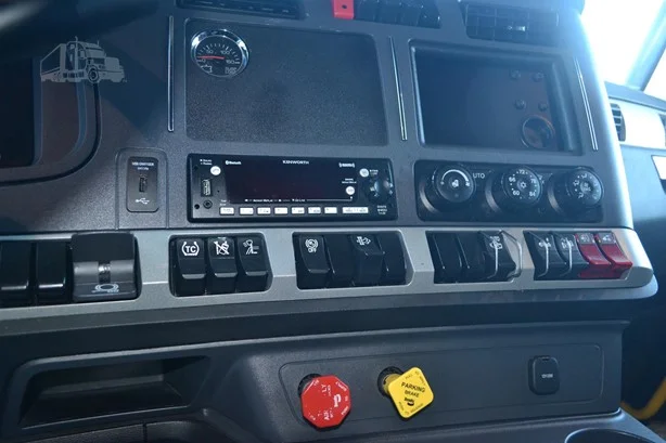2023 Kenworth T680 in Location: Easton, PA — photo 16
