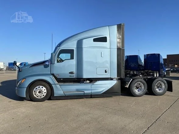 2023 Kenworth T680 in Location: Easton, PA — photo 3