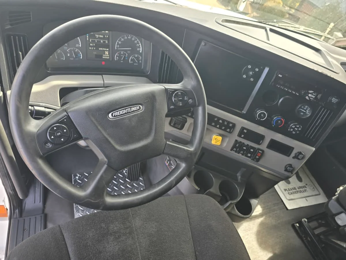 2020 Freightliner Cascadia in North Little Rock, AR — photo 7