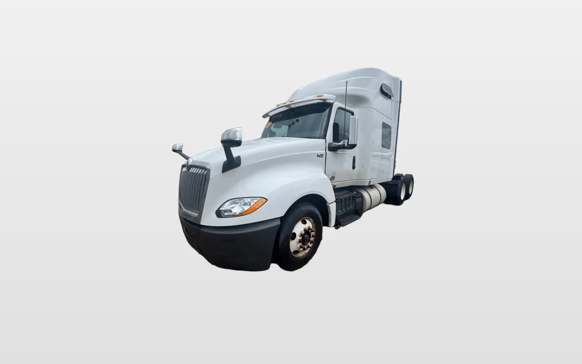 2018 International LT - image 1