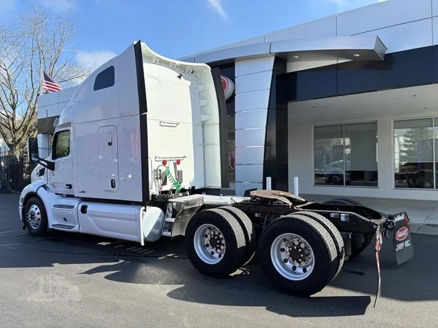 2022 Peterbilt 579 in Portland, OR — photo 6