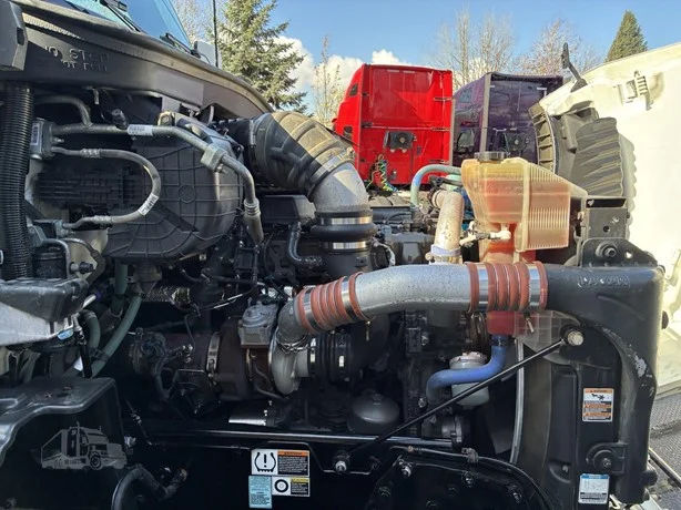 2022 Peterbilt 579 in Portland, OR — photo 13