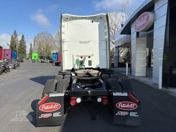 2022 Peterbilt 579 in Portland, OR — photo 5