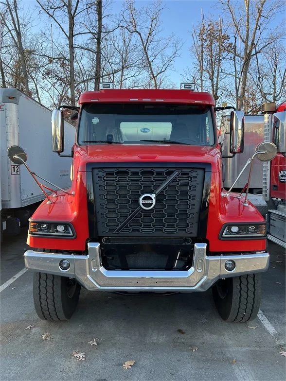 2025 Volvo VHD 300 in Gainesville, VA — photo 9