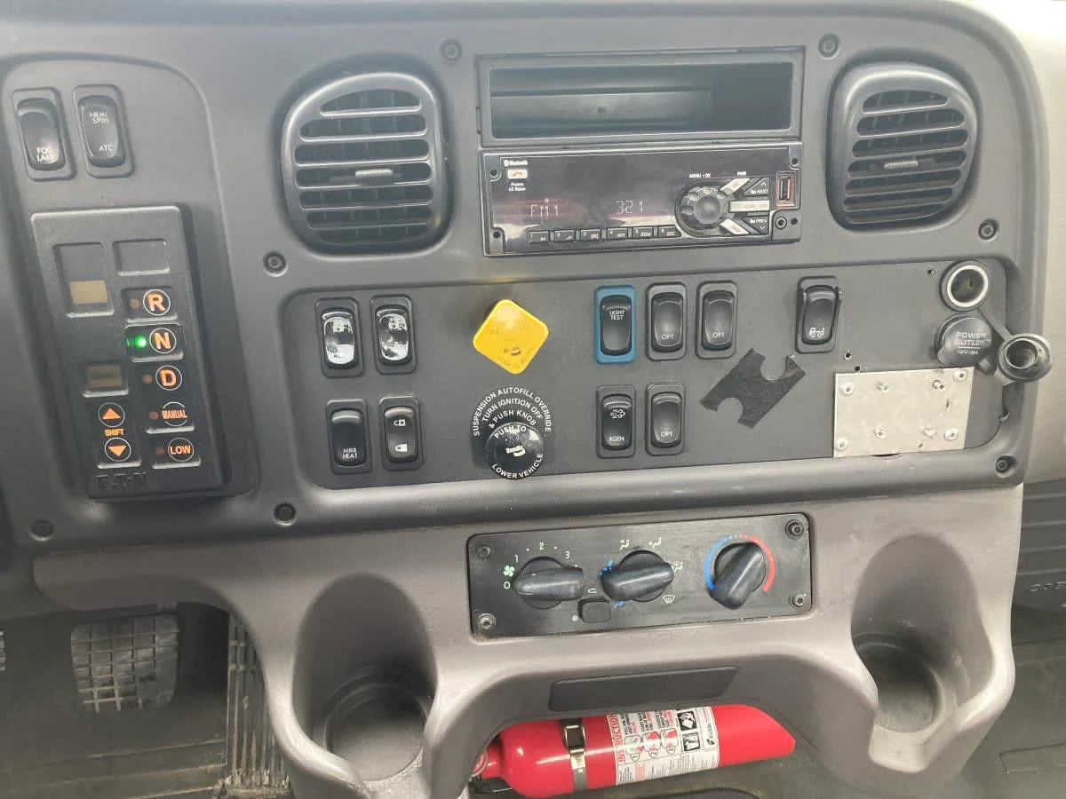 2019 Freightliner M2 106 in Springfield, MA — photo 12