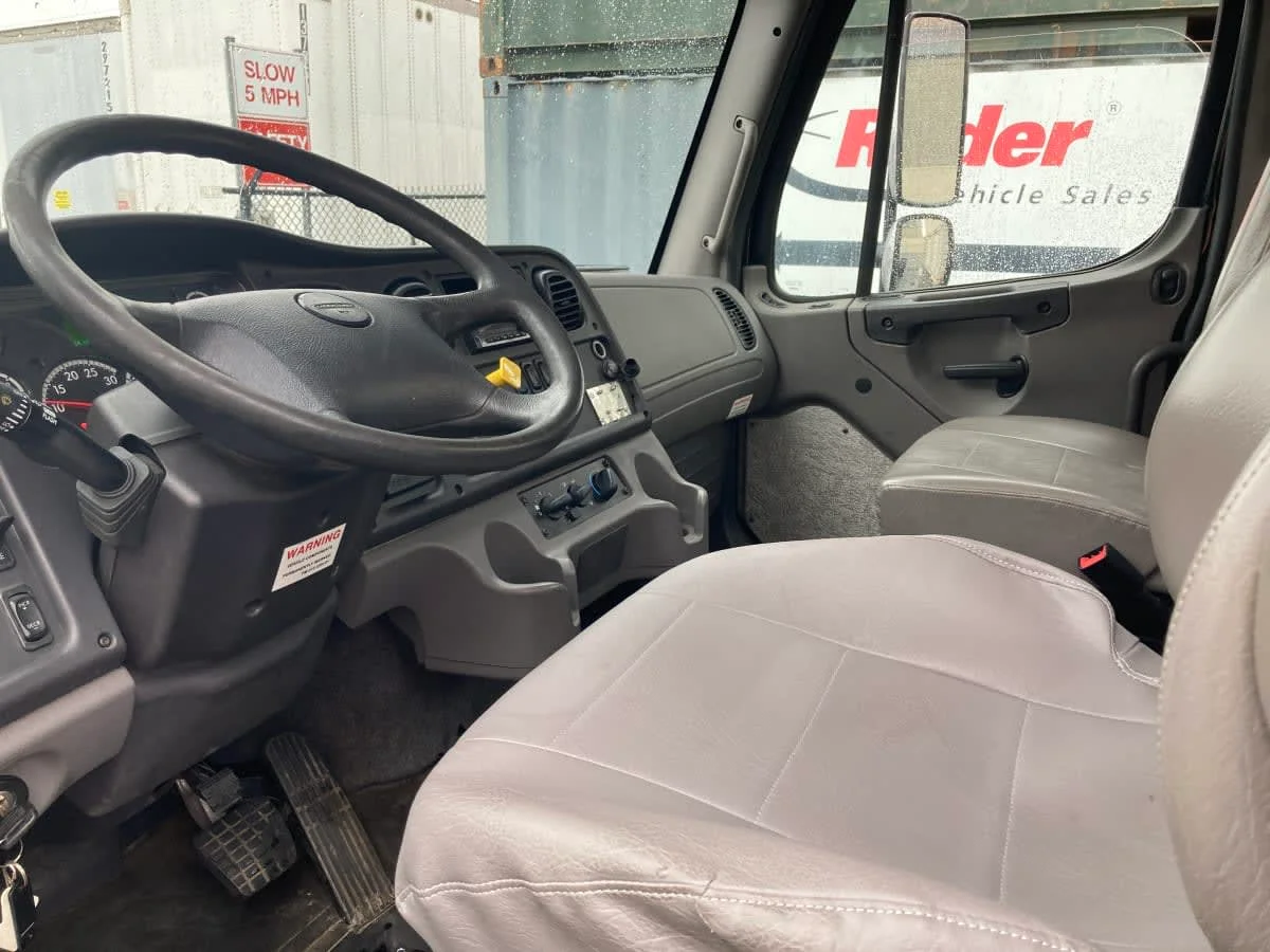 2019 Freightliner M2 106 in Springfield, MA — photo 10