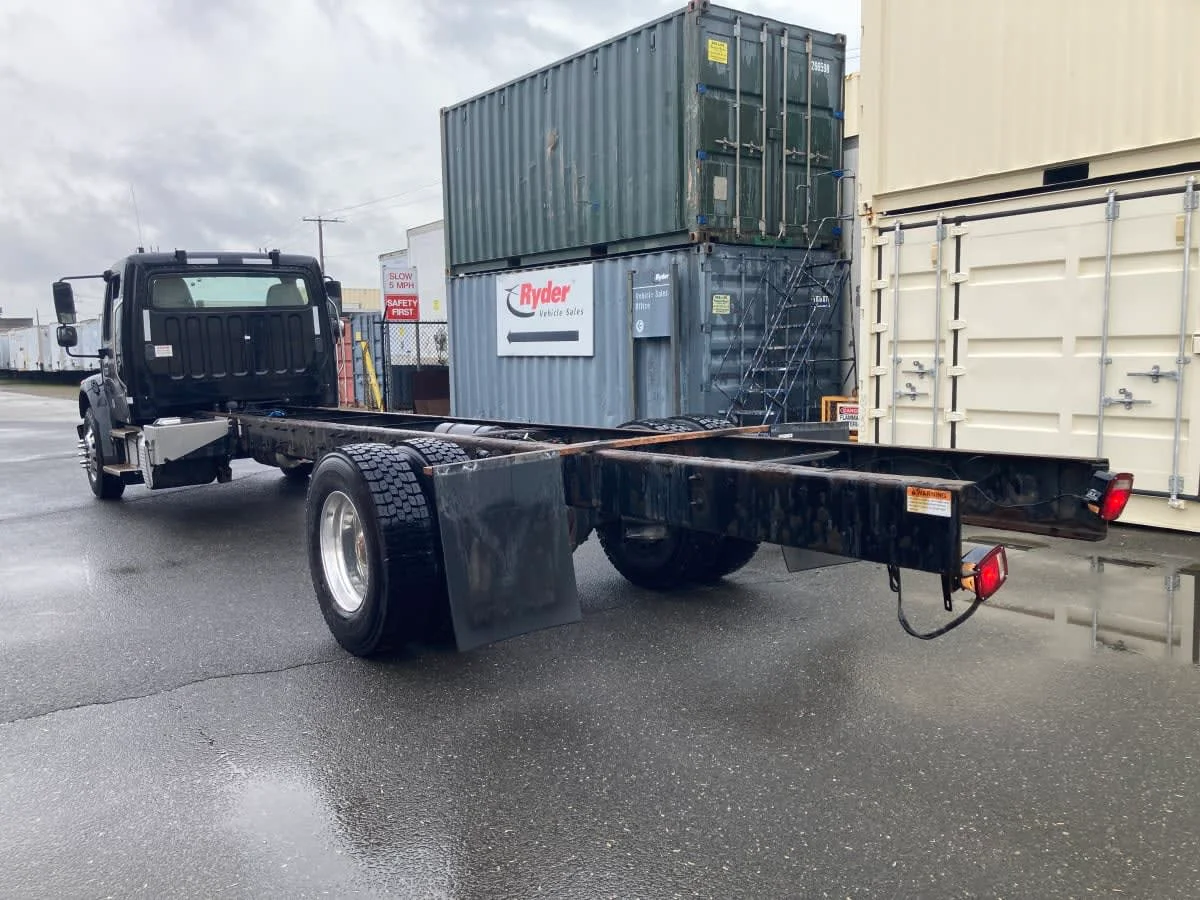 2019 Freightliner M2 106 in Springfield, MA — photo 6