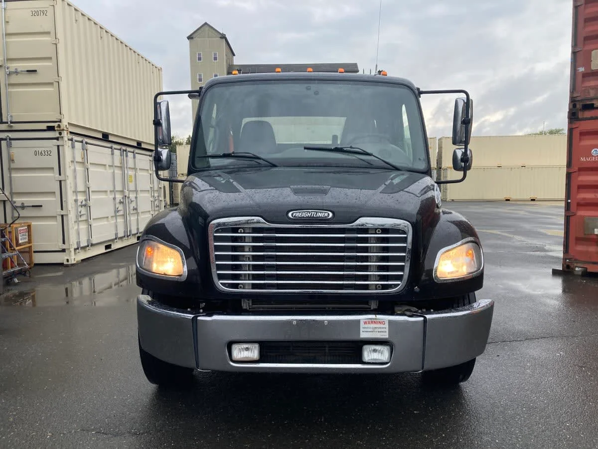 2019 Freightliner M2 106 in Springfield, MA — photo 2