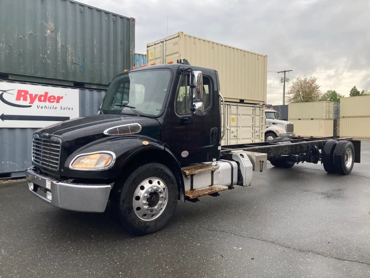 2019 Freightliner M2 106