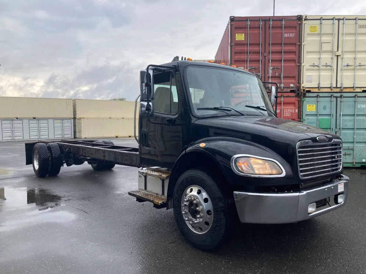 2019 Freightliner M2 106 in Springfield, MA — photo 3