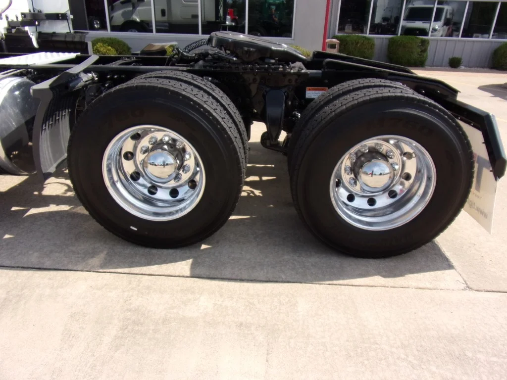 2022 Freightliner Cascadia - image 10