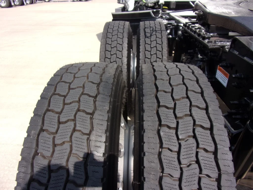 2022 Freightliner Cascadia - image 6