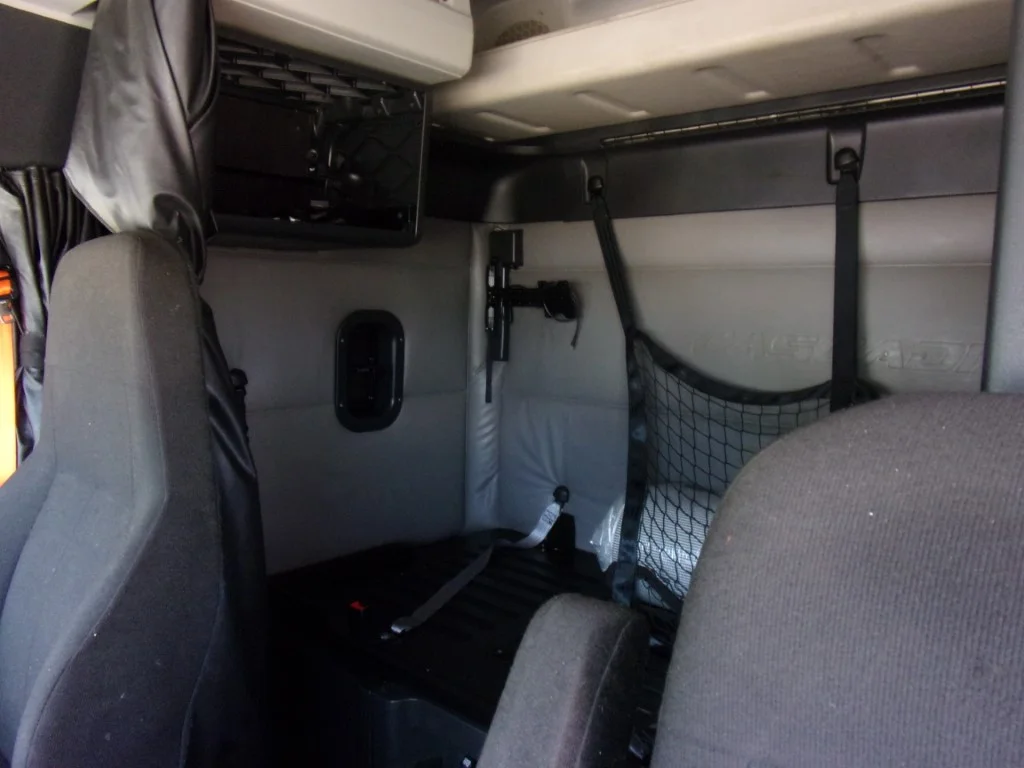 2022 Freightliner Cascadia - image 14