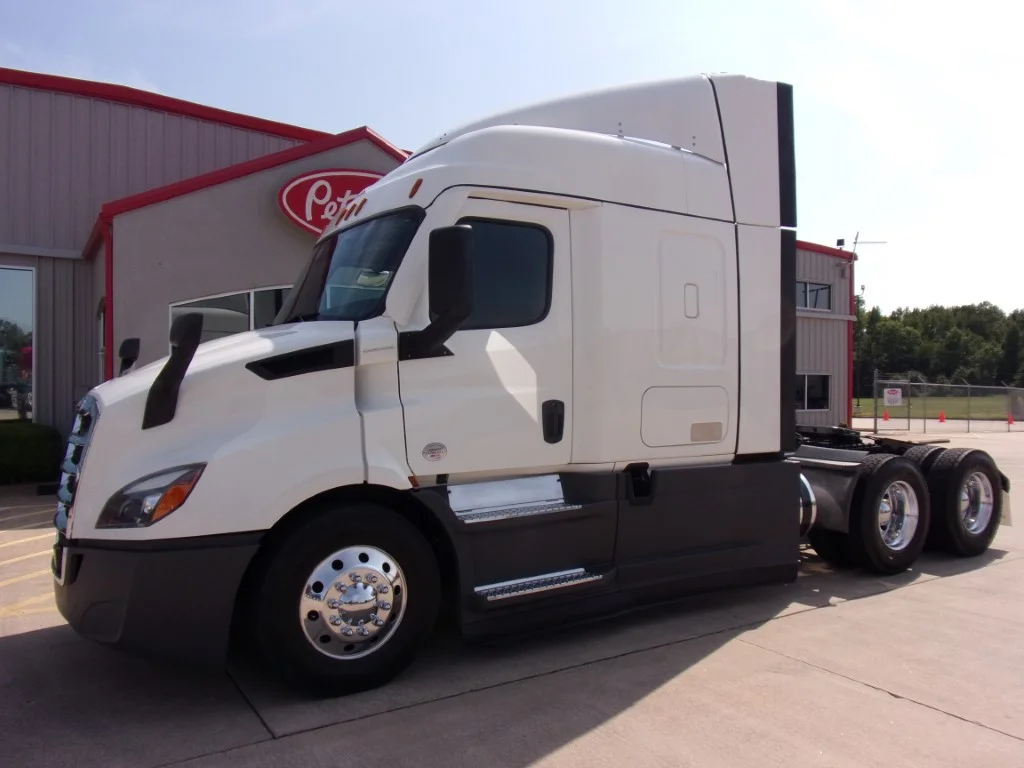 2022 Freightliner Cascadia in Fort Smith, AR
