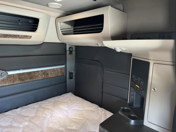 2026 Peterbilt 589 - image 18