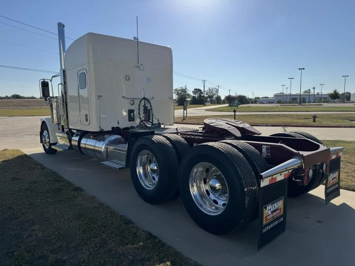 2026 Peterbilt 589 - image 8