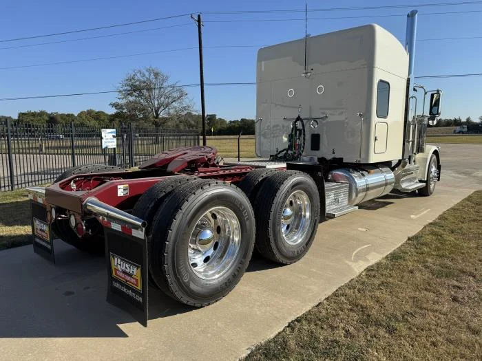 2026 Peterbilt 589 - image 6