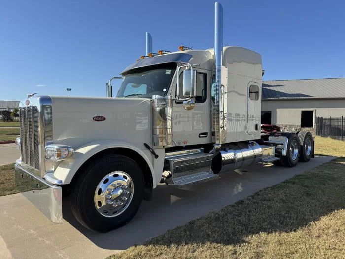 2026 Peterbilt 589 - image 2