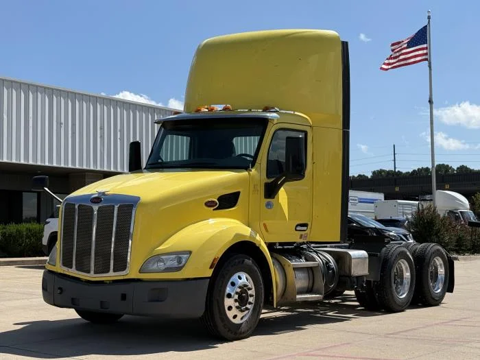 2021 Peterbilt 579 in Lowell, AR — photo 2