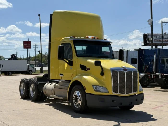 2021 Peterbilt 579 - image 8