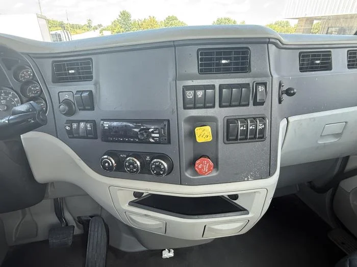 2021 Peterbilt 579 in Lowell, AR — photo 13
