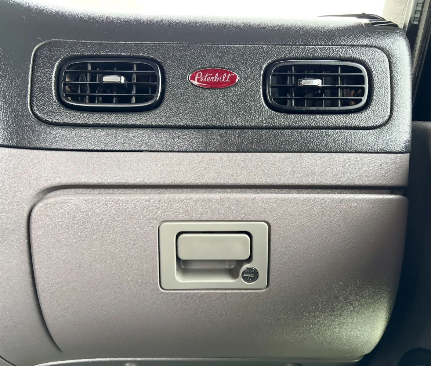 2014 Peterbilt 365 - image 19