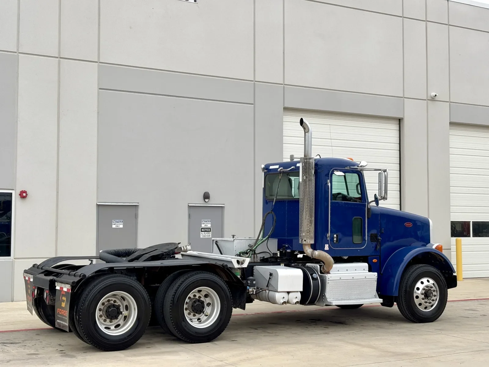 2014 Peterbilt 365 - image 5