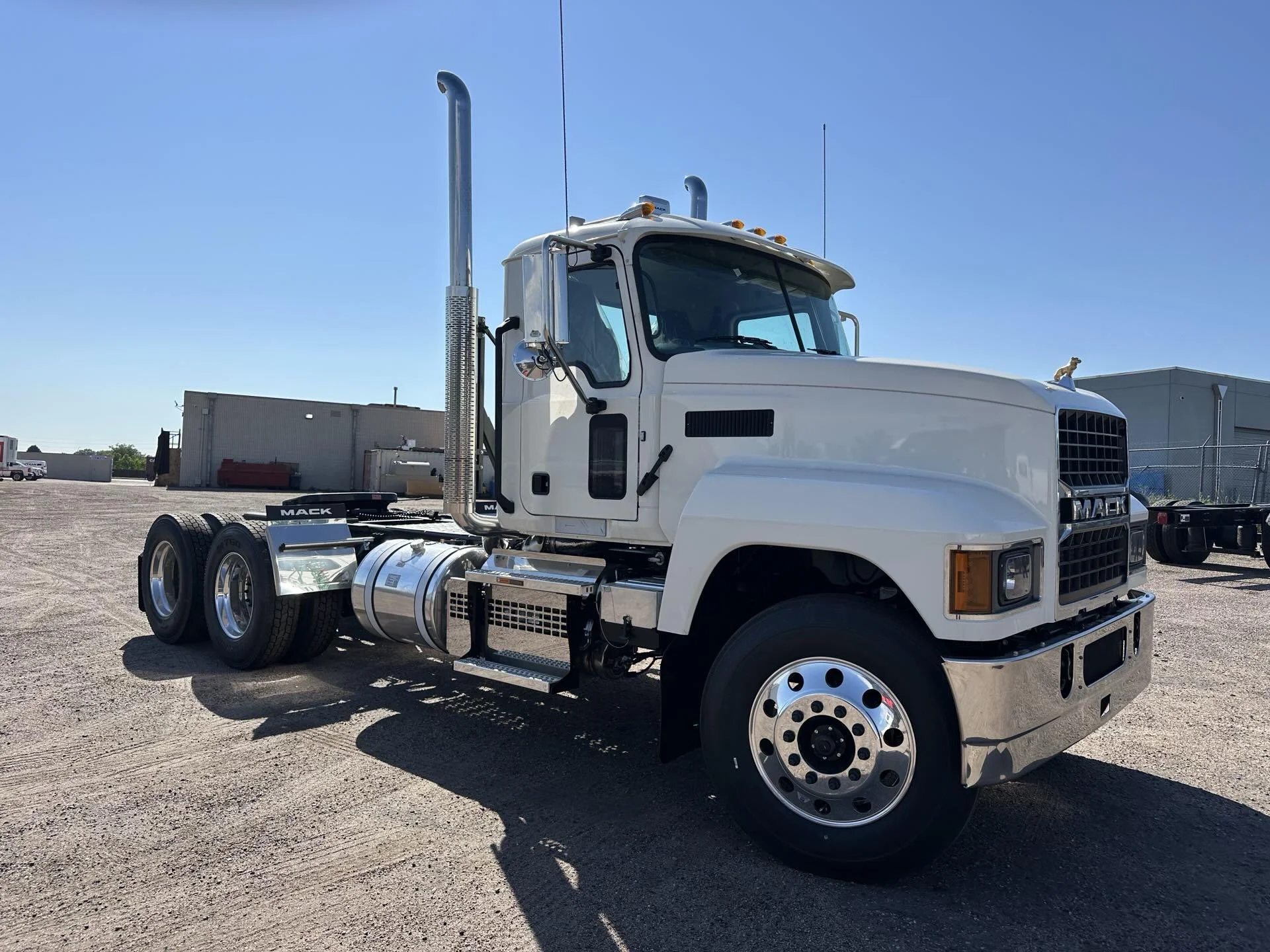 2026 Mack Pinnacle - image 2
