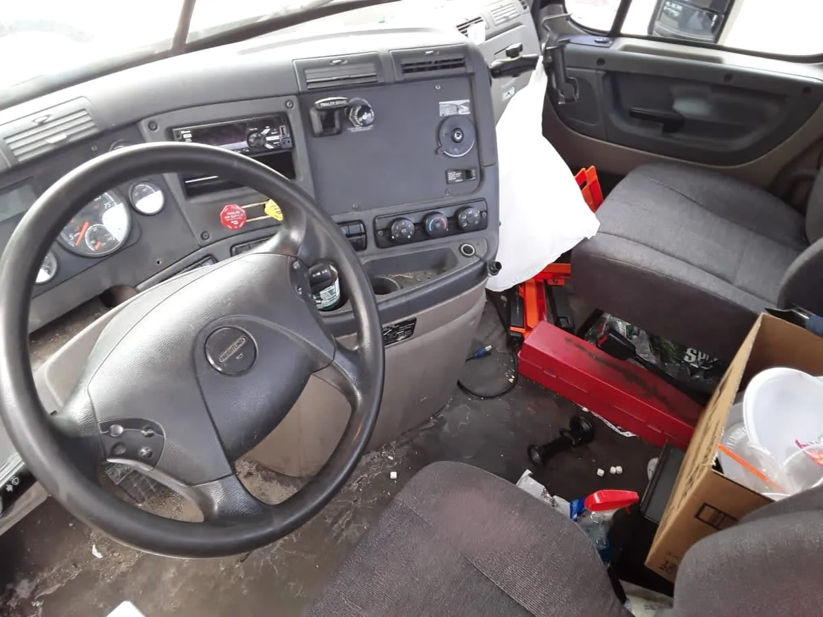 2020 Freightliner Cascadia in Salisbury, MA — photo 7