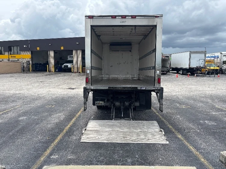 2021 Isuzu NRR in Miami, FL — photo 9