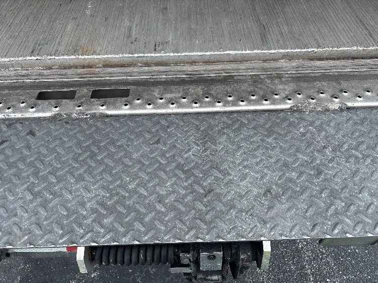 2021 Isuzu NRR in Miami, FL — photo 10