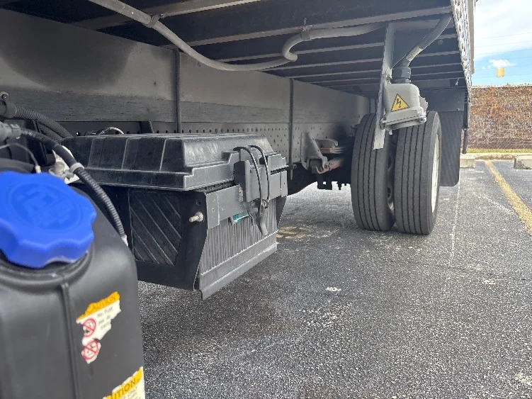 2021 Isuzu NRR in Miami, FL — photo 5