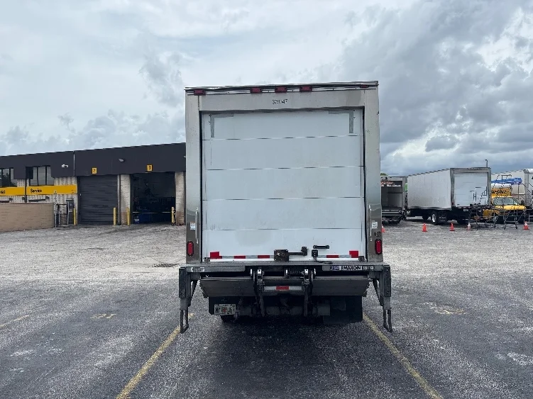 2021 Isuzu NRR in Miami, FL — photo 7