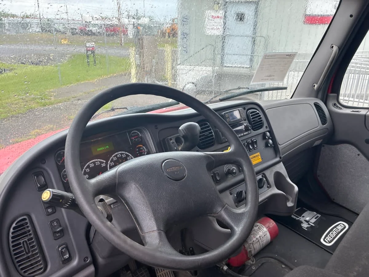 2022 Freightliner M2 106 in Syracuse, NY — photo 7