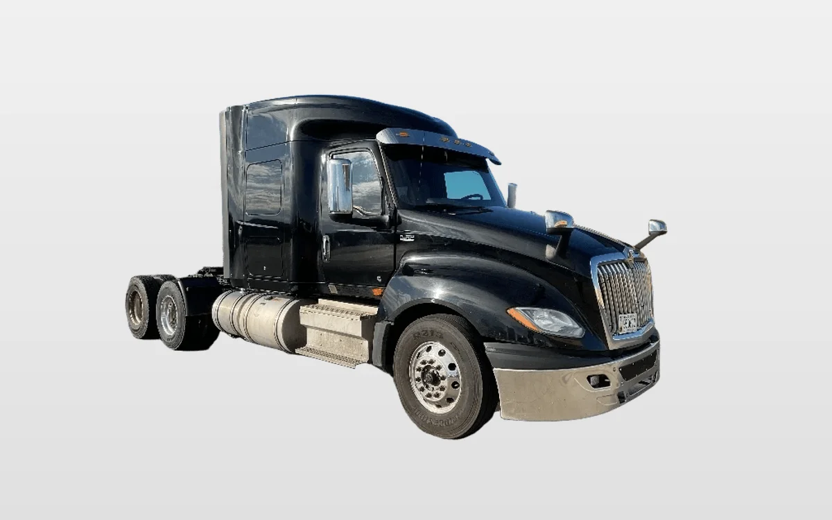 2020 International LT - image 1