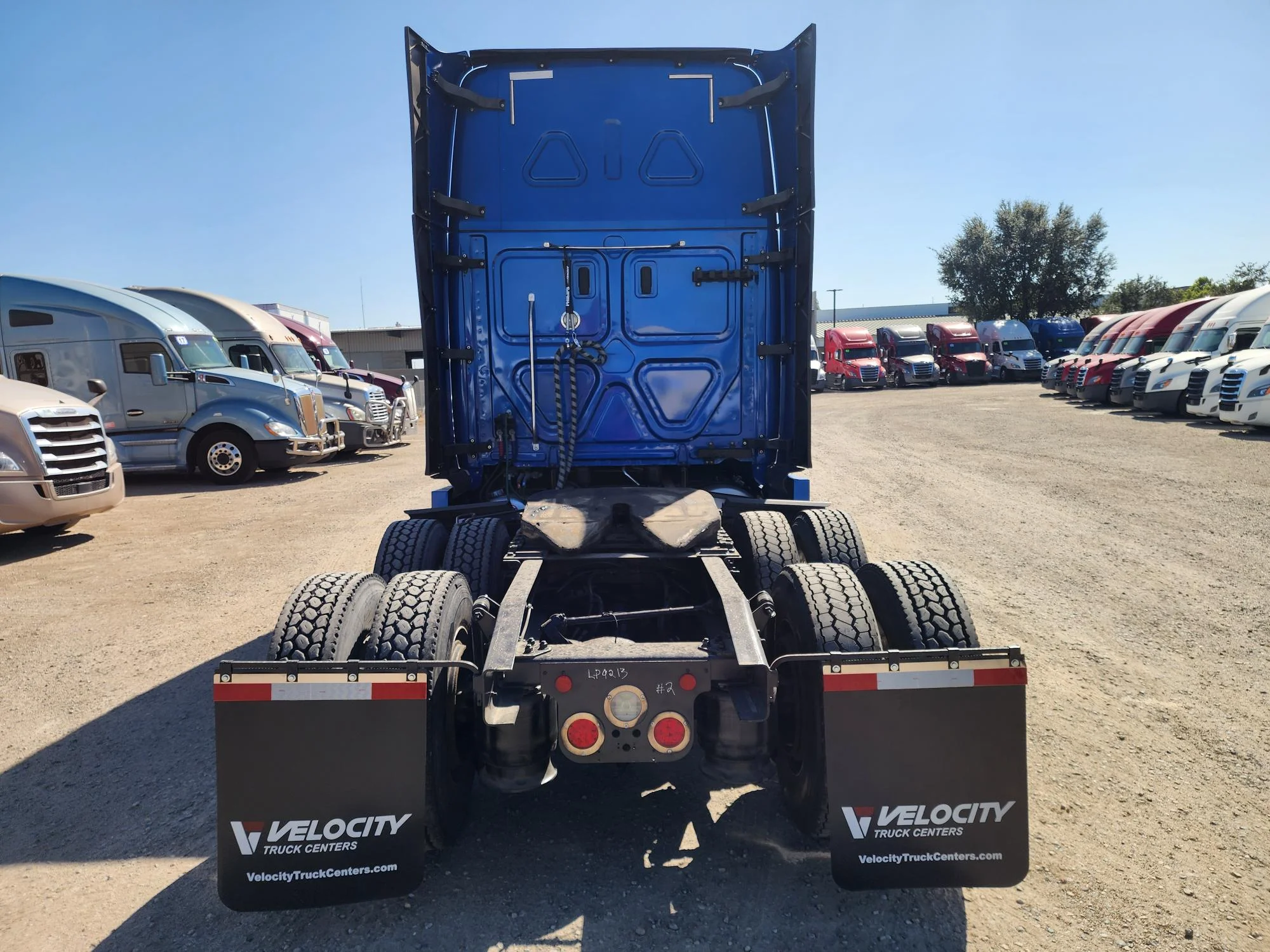 2020 Freightliner Cascadia in Fresno, CA — photo 6