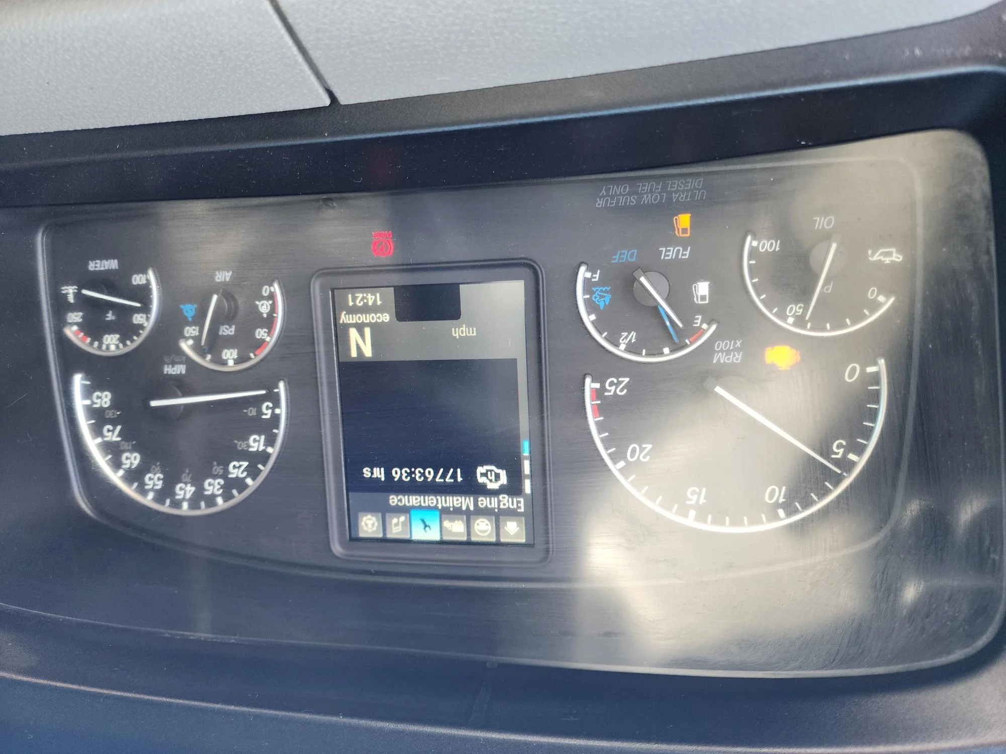 2020 Freightliner Cascadia in Fresno, CA — photo 16
