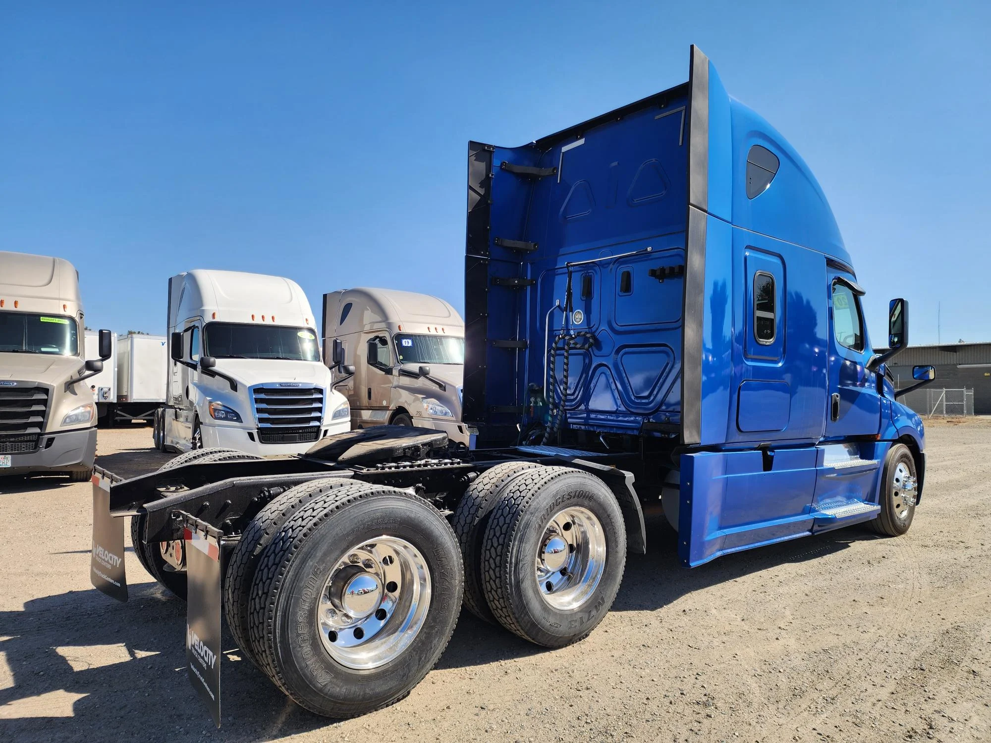 2020 Freightliner Cascadia in Fresno, CA — photo 7