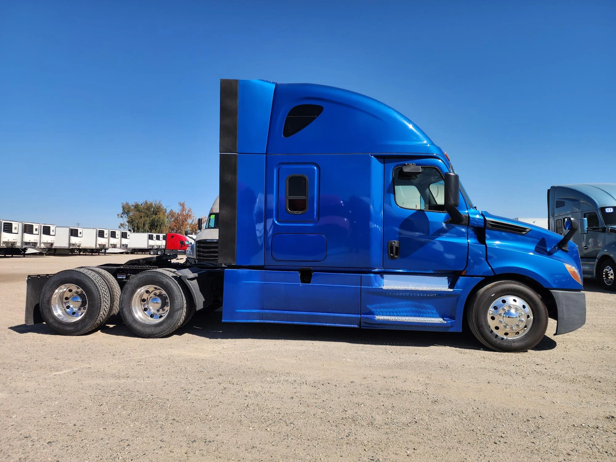 2020 Freightliner Cascadia in Fresno, CA — photo 8