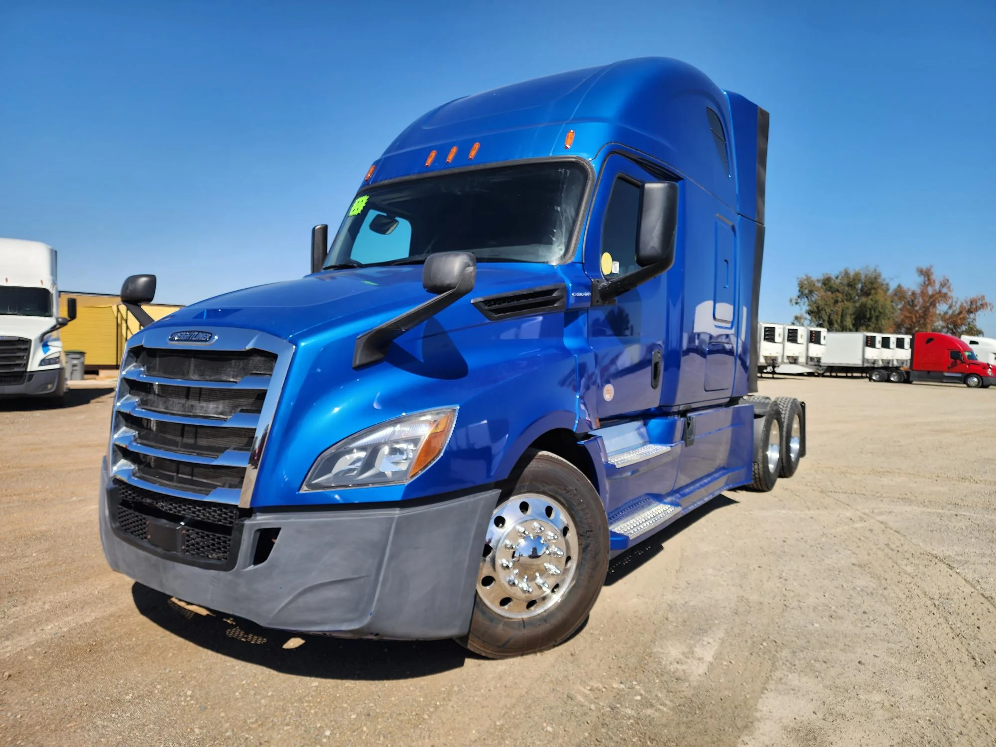 2020 Freightliner Cascadia in Fresno, CA