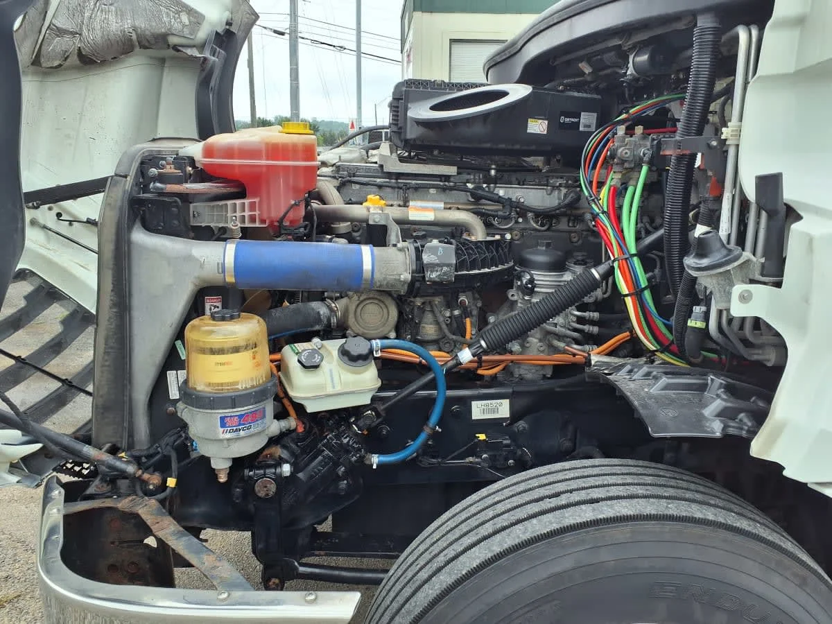 2020 Freightliner Cascadia in Knoxville, TN — photo 9