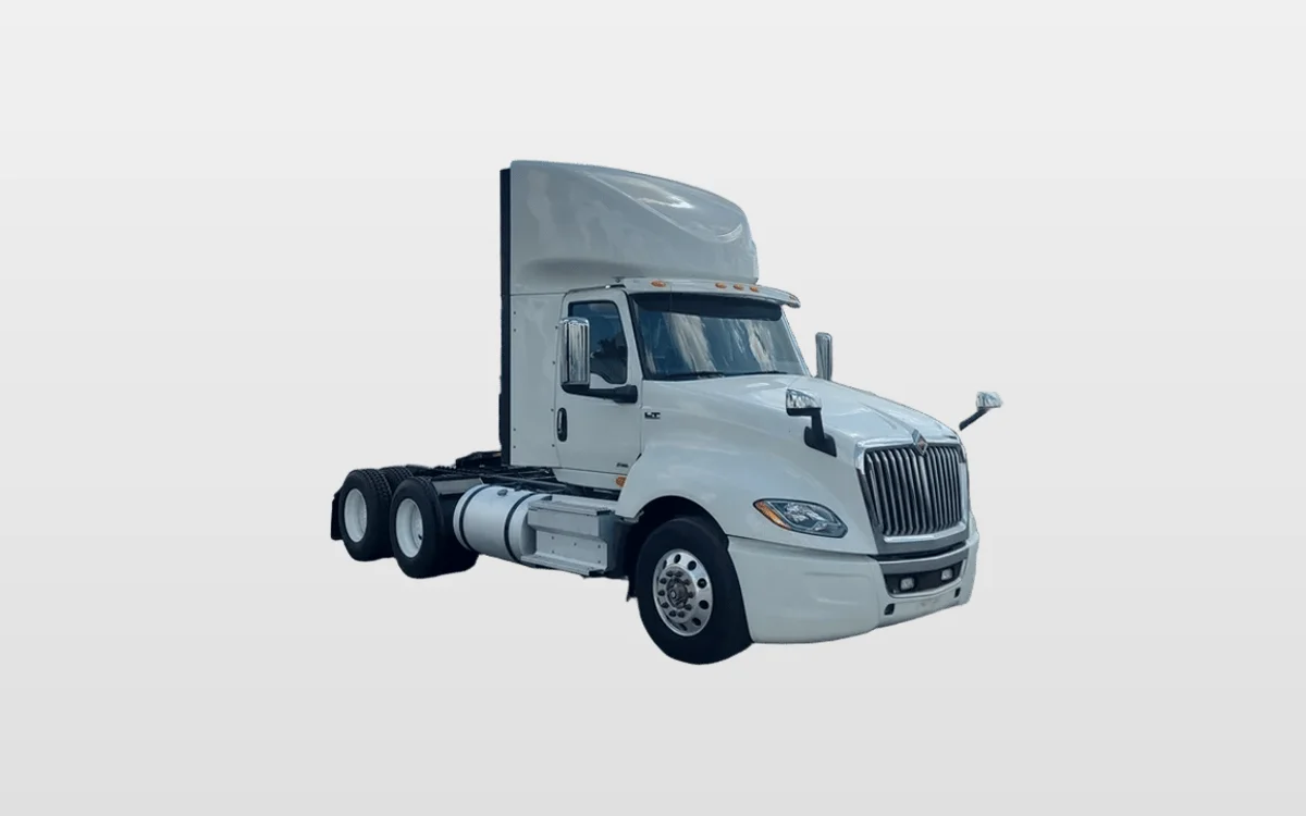 2019 International LT - image 1