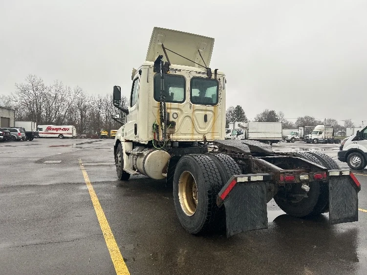 2019 Freightliner Cascadia in Elmira, NY — photo 5